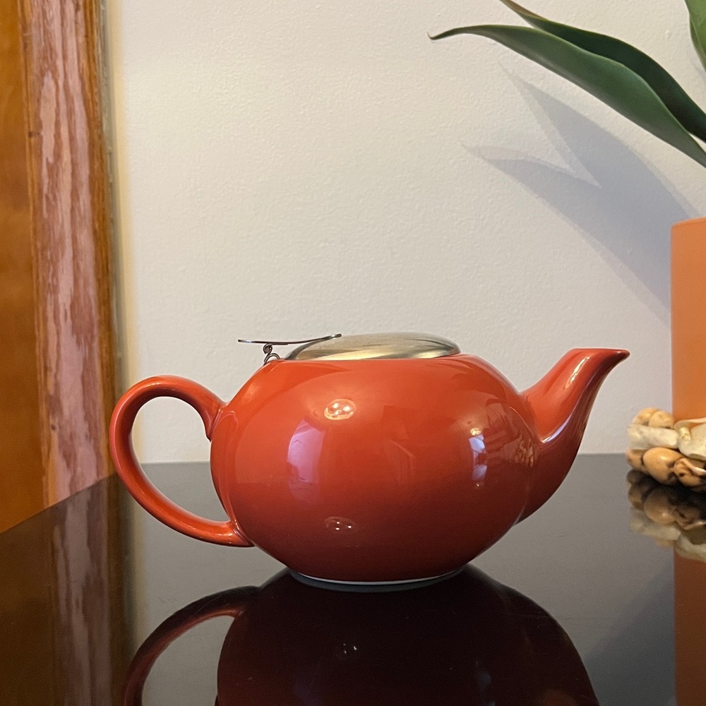 Mini tea pot